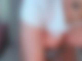 manelyk222's Live Sex Cam Show