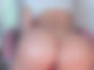 manelyk222's Live Sex Cam Show