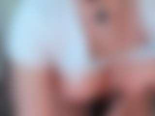 manelyk222's Live Sex Cam Show