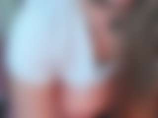manelyk222's Live Sex Cam Show