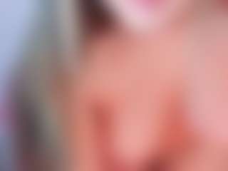 manelyk222's Live Sex Cam Show