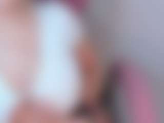 manelyk222's Live Sex Cam Show