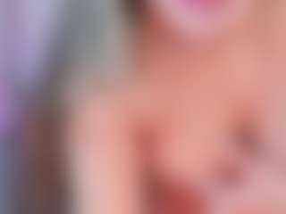 manelyk222's Live Sex Cam Show