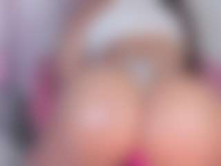 manelyk222's Live Sex Cam Show