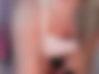 manelyk222's Live Sex Cam Show