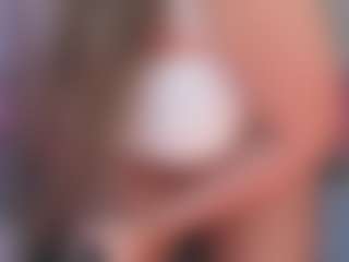 manelyk222's Live Sex Cam Show