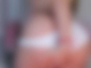 manelyk222's Live Sex Cam Show