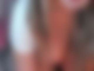 manelyk222's Live Sex Cam Show