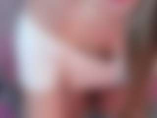 manelyk222's Live Sex Cam Show