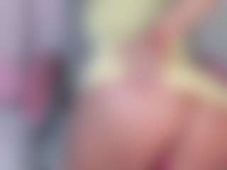 manelyk222's Live Sex Cam Show