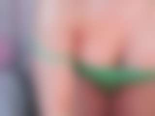 manelyk222's Live Sex Cam Show