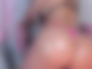 manelyk222's Live Sex Cam Show