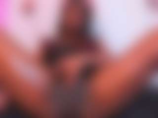 Live cam show with CloeeSaenz - Ebony on Camiplay Live