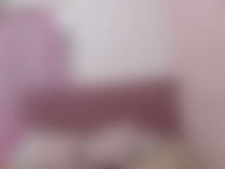 Live cam show with Emily-Charly - Facial on Free Soda