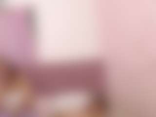 Live cam show with Emily-Charly - Facial on Free Soda