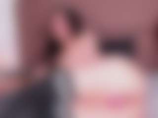Live cam show with Briana - Skinny on Sweet Sext