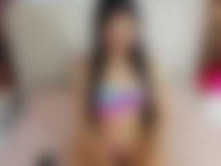 Live cam show with ALAIALESTER - Petite on Camsoda