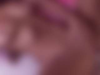 bananili MILF webcam performer live streaming