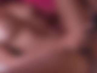 bananili MILF webcam performer live streaming