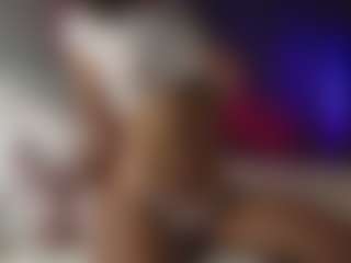 bananili MILF webcam performer live streaming