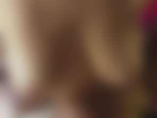 bananili MILF webcam performer live streaming