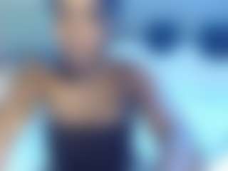 Live cam show with dakotaferreti - Dildo Or Vibrator on Gym Cam Girls