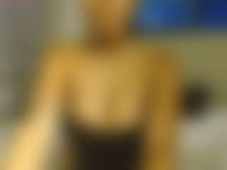 Live cam show with dakotaferreti - Drinking on Dolls Live