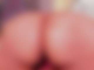aurora-tziu's Live Sex Cam Show