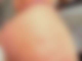 Live cam show with aurora-tziu - Living Room on SquirtSoMuch