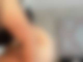 Live cam show with aurora-tziu - Solo on AdultVida.com