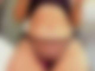 Live cam show with aurora-tziu - Oil on Camsoda