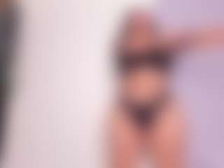 Live cam show with aurora-tziu - Oil on Camsoda
