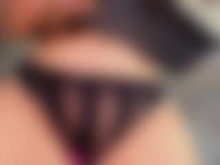Live cam show with aurora-tziu - Oil on Camsoda