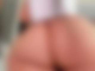 aurora-tziu's Live Sex Cam Show
