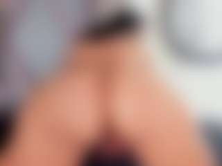 aurora-tziu's Live Sex Cam Show