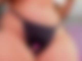 aurora-tziu's Live Sex Cam Show