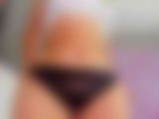 aurora-tziu's Live Sex Cam Show