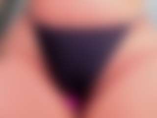 Live-camshow met aurora-tziu - Living Room op Camsoda