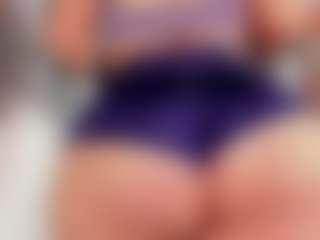 Live cam show with aurora-tziu - Camel Toe on Mixed Magazine Live
