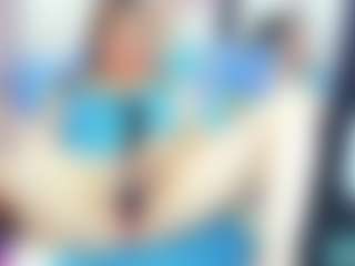 Live cam show with SamantaSweetx - Brown Hair MILF on Soda Cam
