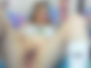 Live cam show with SamantaSweetx - Brown Hair on Latina Girls