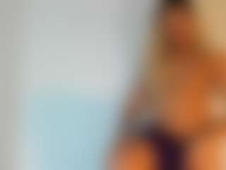 Live cam show with kaiataylor - Black Hair on Dolls Live