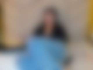 ElaSalvatore's Live Sex Cam Show