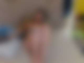 ElaSalvatore's Live Sex Cam Show