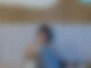 ElaSalvatore's Live Sex Cam Show