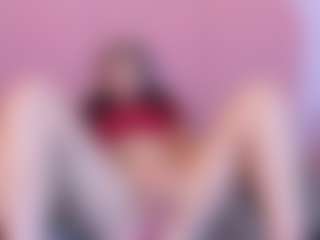 ElaSalvatore's Live Sex Cam Show