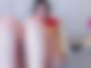 ElaSalvatore's Live Sex Cam Show