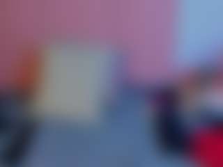 ElaSalvatore's Live Sex Cam Show