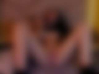 Live cam show with ElaSalvatore - Striptease on Gym Cam Girls