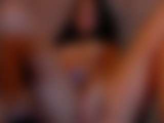 ElaSalvatore's Live Sex Cam Show